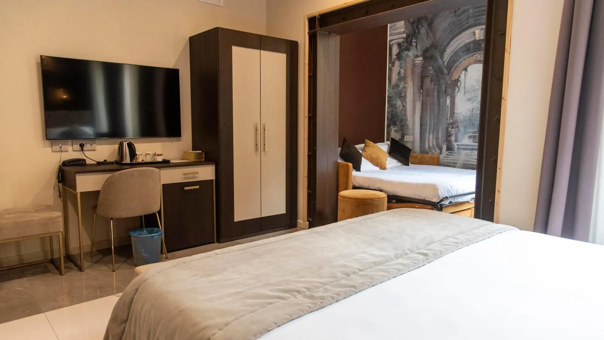 Adelaide Suite Dreams Rome